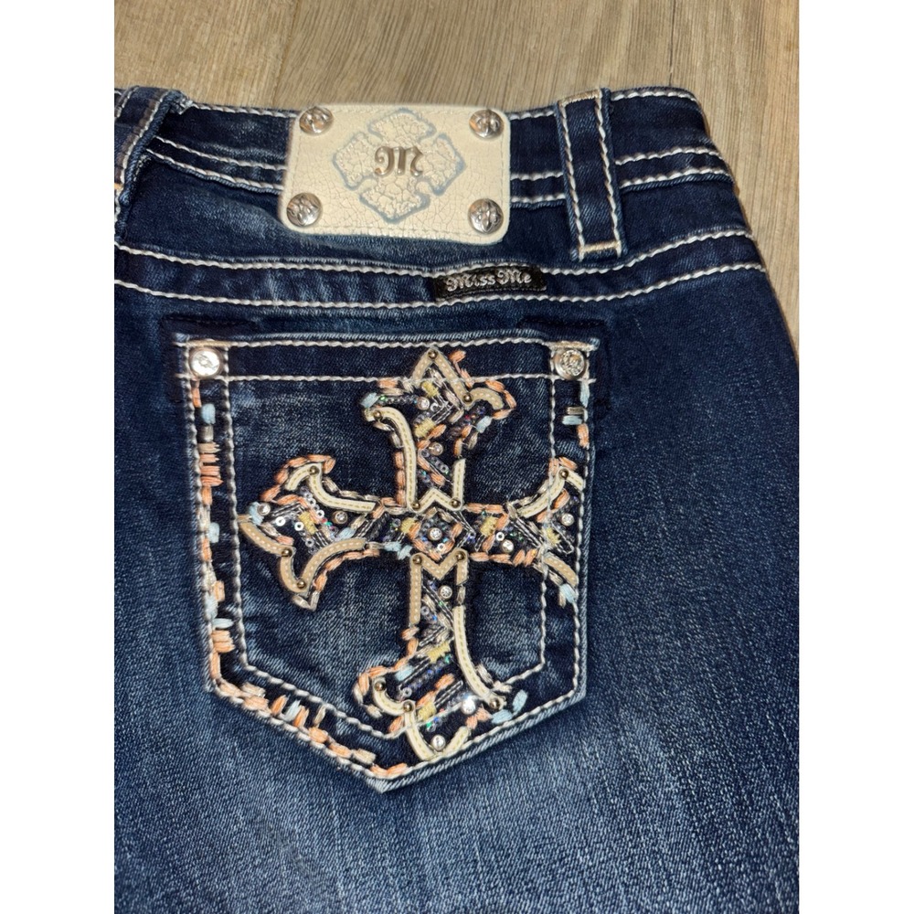 Miss Me Signature Capri Jeans 30 Dark Wash Embroidered Cross Sequin Embellished